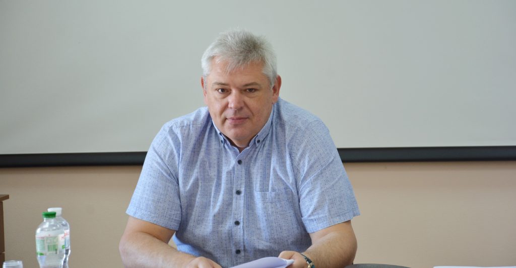 Навіть повітряна тривога, яка пролунала сьогодні під час засідання науково-технічної ради, не завадила ухваленню важливих рішень. Члени НЕР/НТР разом з директором Михайлом Бабенком перемістилися до найближчого укриття і продовжили розгляд питань порядку денного і надання рекомендацій на лікарські засоби та клінічні випробування.