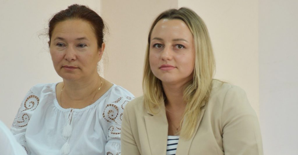 Навіть повітряна тривога, яка пролунала сьогодні під час засідання науково-технічної ради, не завадила ухваленню важливих рішень. Члени НЕР/НТР разом з директором Михайлом Бабенком перемістилися до найближчого укриття і продовжили розгляд питань порядку денного і надання рекомендацій на лікарські засоби та клінічні випробування.