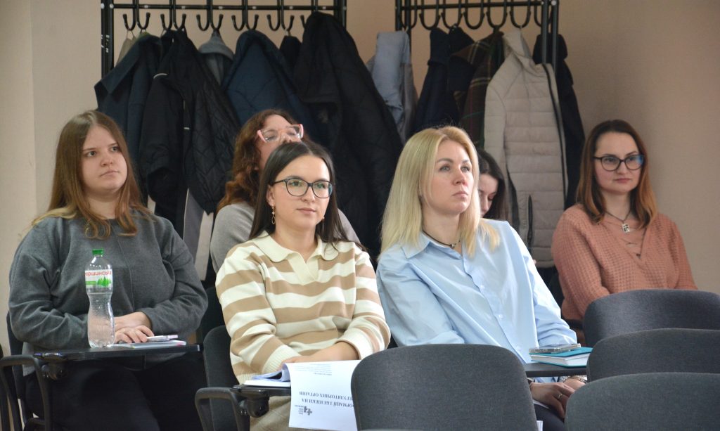 У ДЕЦ відбувся семінар-практикум, присвячений практичним аспектам фармаконагляду