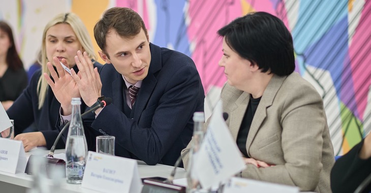Фармацевтична послуга та її фінансування: ДЕЦ долучився до обговорення рішень для прифронтових громад
